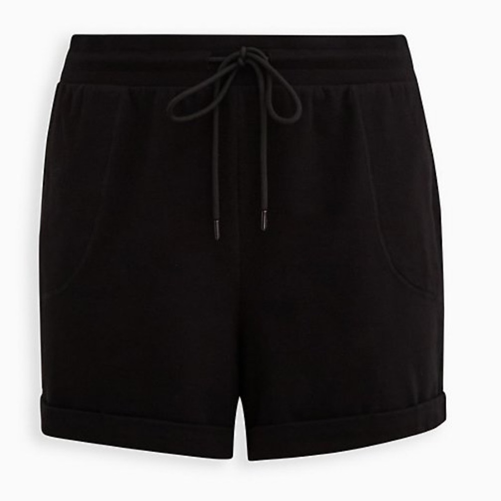NWT Torrid EVERYDAY FLEECE PATCH POCKET ACTIVE SHORT size 2
